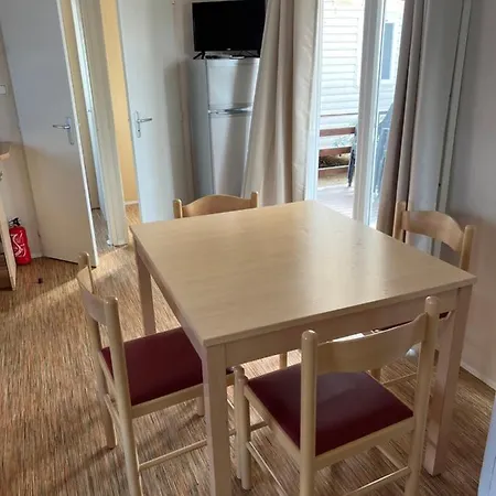 Mobilhome 4 Ca61 Kemping Vias